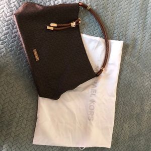 Michael Kors bag- no damage, marks inside or out- non- smoker w/ dust bag